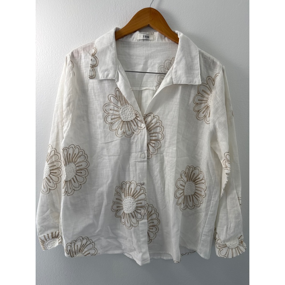 White Linen Blend Women's Embroidered Top Size Small Floral Boho Coastal Beach